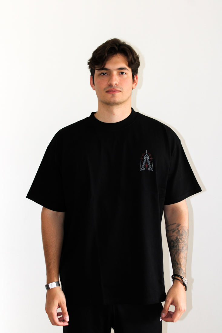 FORGED IN PURPOSE — vista frontal en modelo